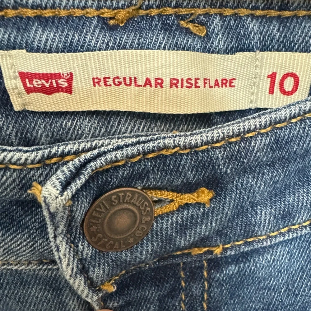 Levi's Kids Blue Regular Rise Flare Jeans - Picture 4 of 4